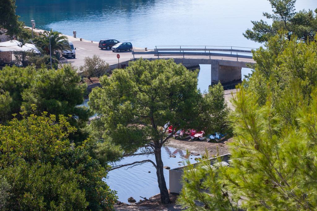 Apartments Bruna Lastovo Екстериор снимка