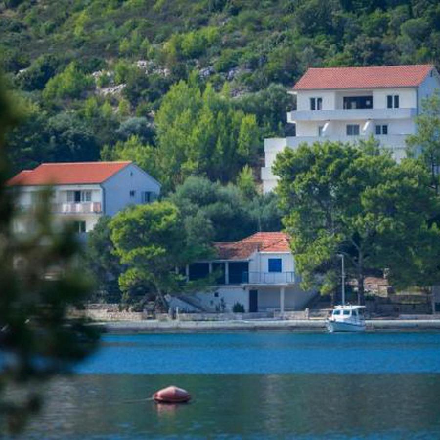 Apartments Bruna Lastovo Екстериор снимка